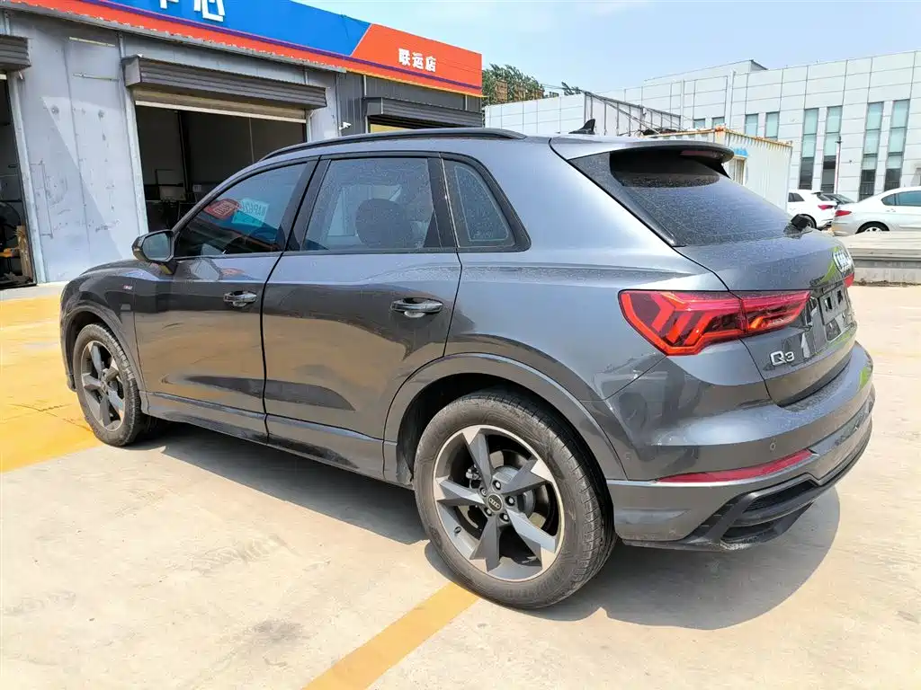 Audi Q3 2023 — фото 10