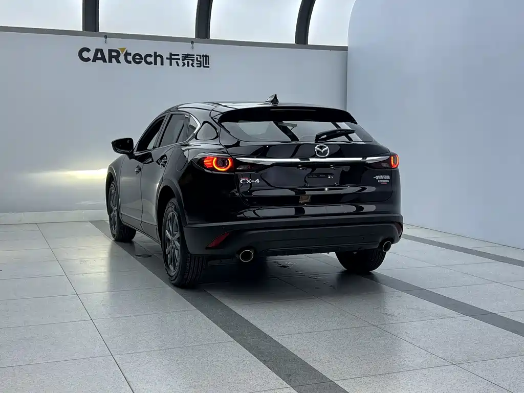 Mazda CX-4 2023 — фото 4