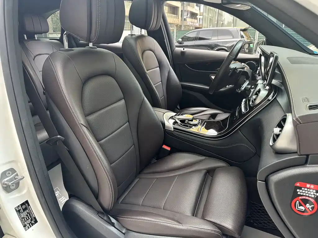 Mercedes-Benz GLC 2018 — фото 14