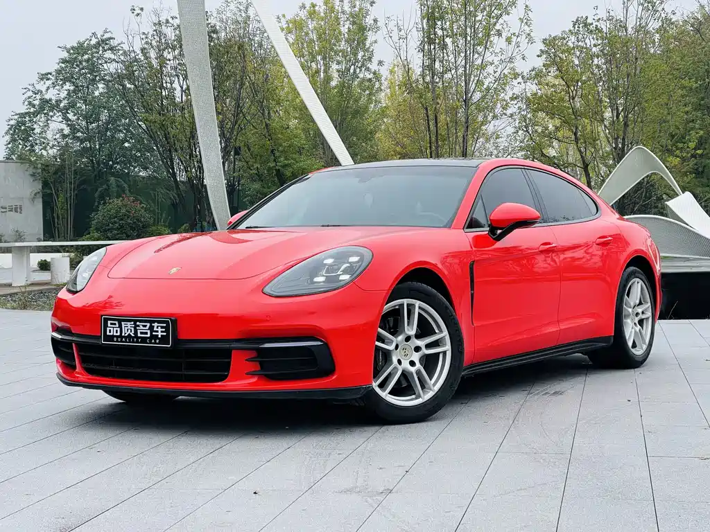 Porsche Panamera 2018 — фото 1