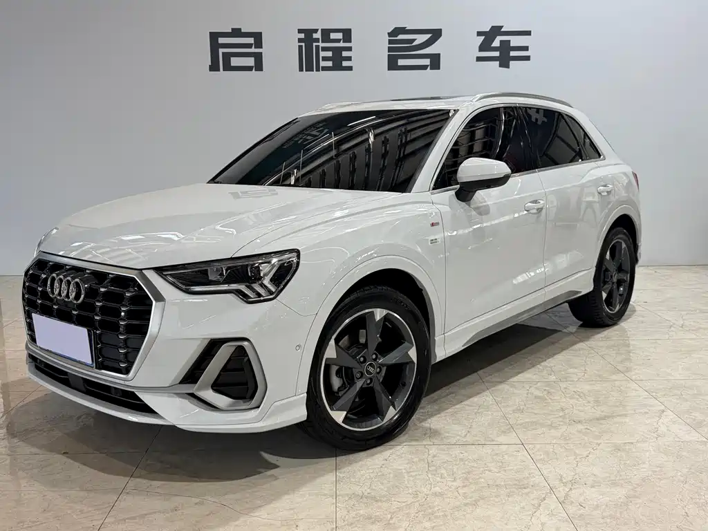 Audi Q3 2023 — фото 1