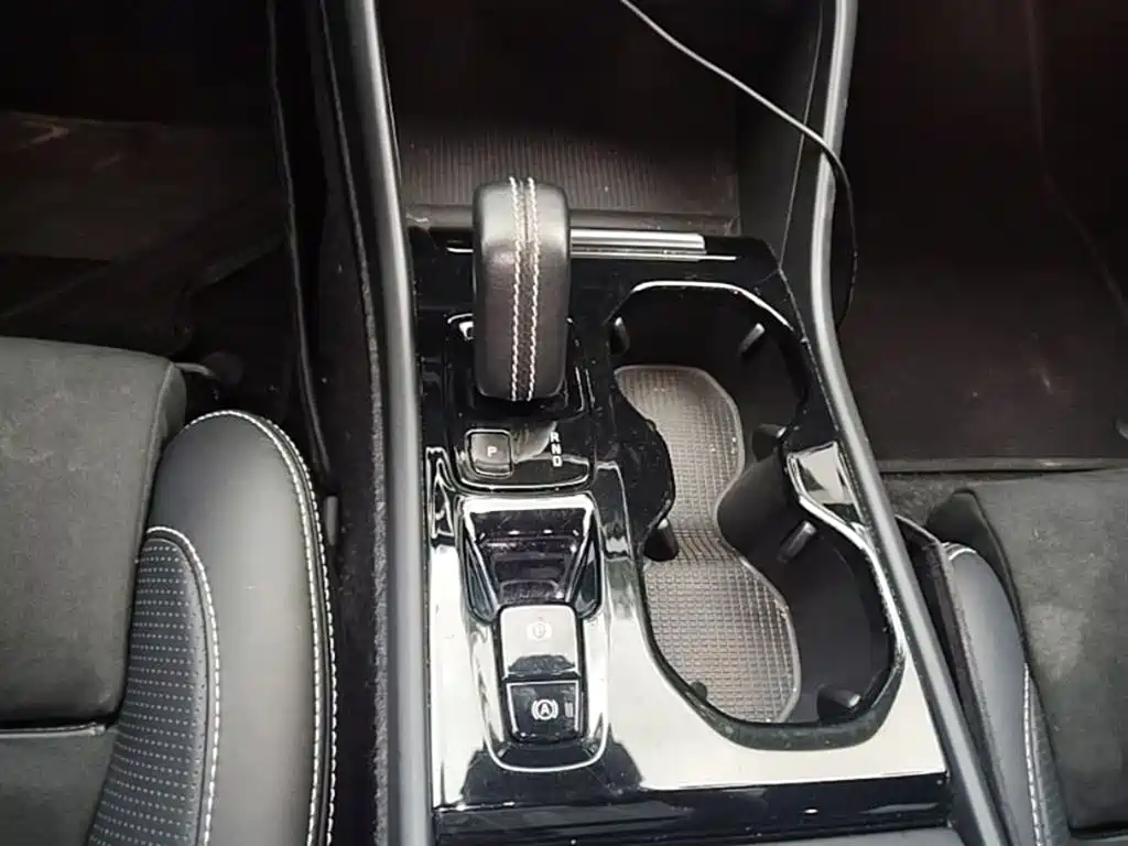 Volvo XC40 2019 — фото 14