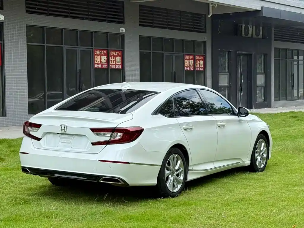 Honda Accord 2018 — фото 9