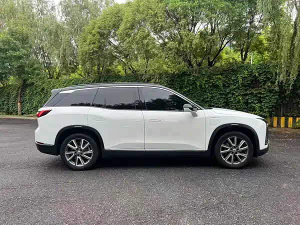 NIO ES8 2020