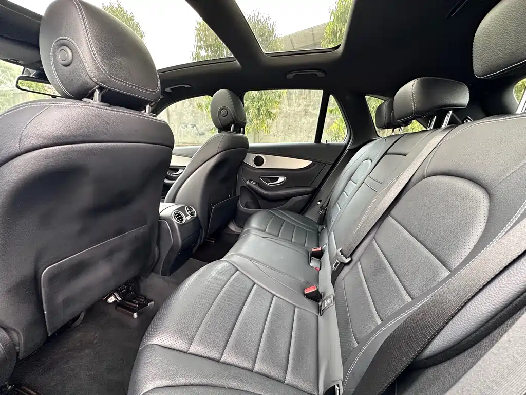 Mercedes-Benz GLC 2018 — фото 16