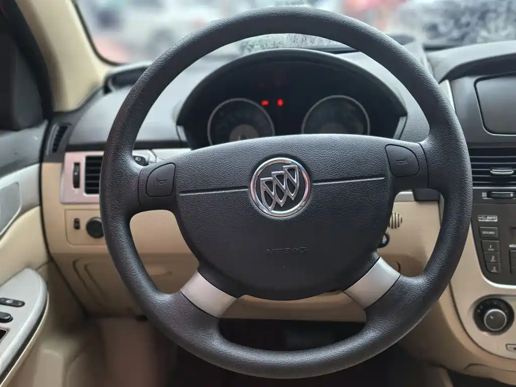 Buick Excelle 2015 — фото 8