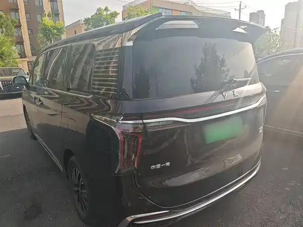 Hongqi HQ9 PHEV 2024