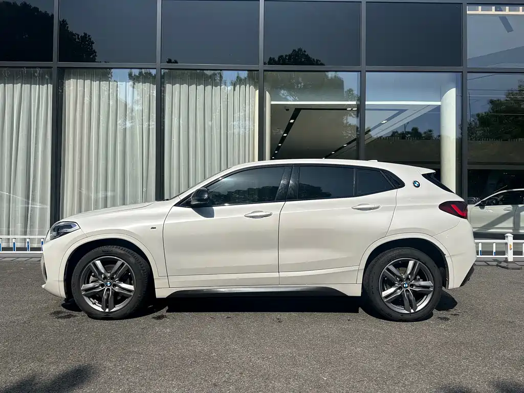 BMW X2 2023 — фото 3