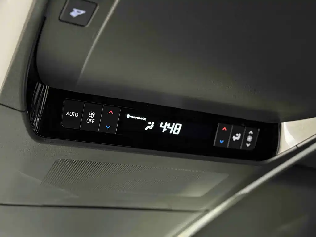 Toyota Alphard 2024 — фото 21