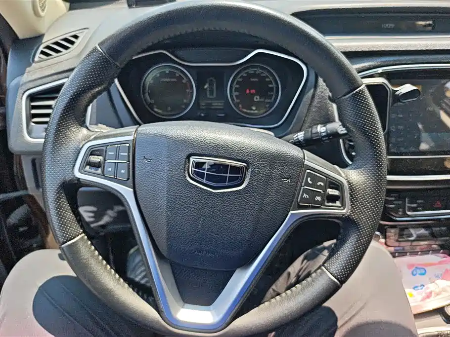 Geely Vision X6 2017 — фото 15