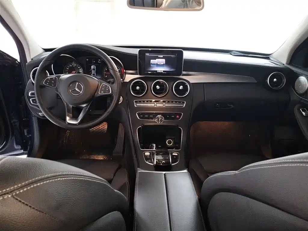 Mercedes-Benz C-Class 2018 — фото 10