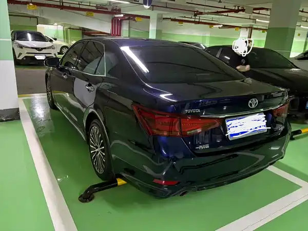 Toyota Crown 2018