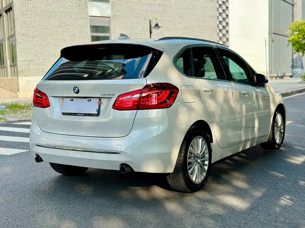 BMW 2 Series Station Wagon 2015 — фото 6