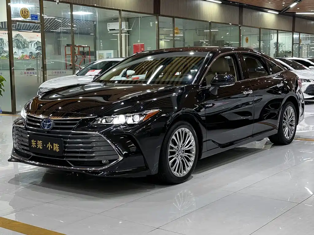 Toyota Avalon 2019 — фото 1