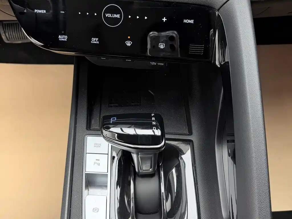 Hyundai Elantra 2022 — фото 9