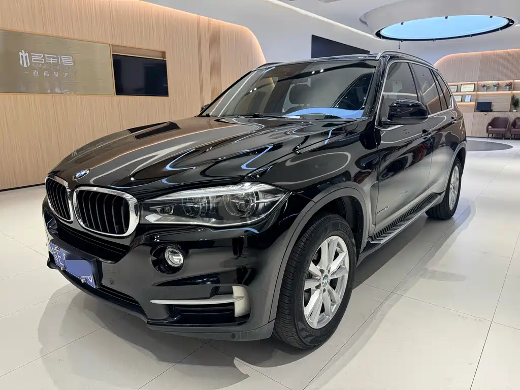 BMW X5 2018 — фото 1