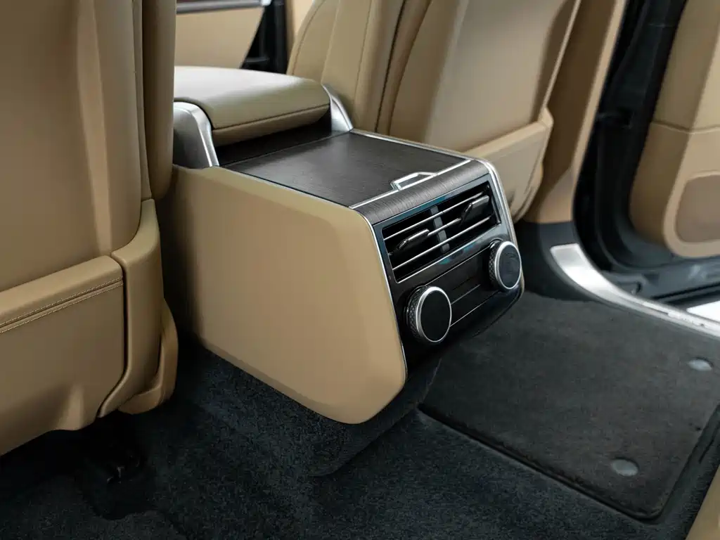 Land Rover Range Rover 2023 — фото 14