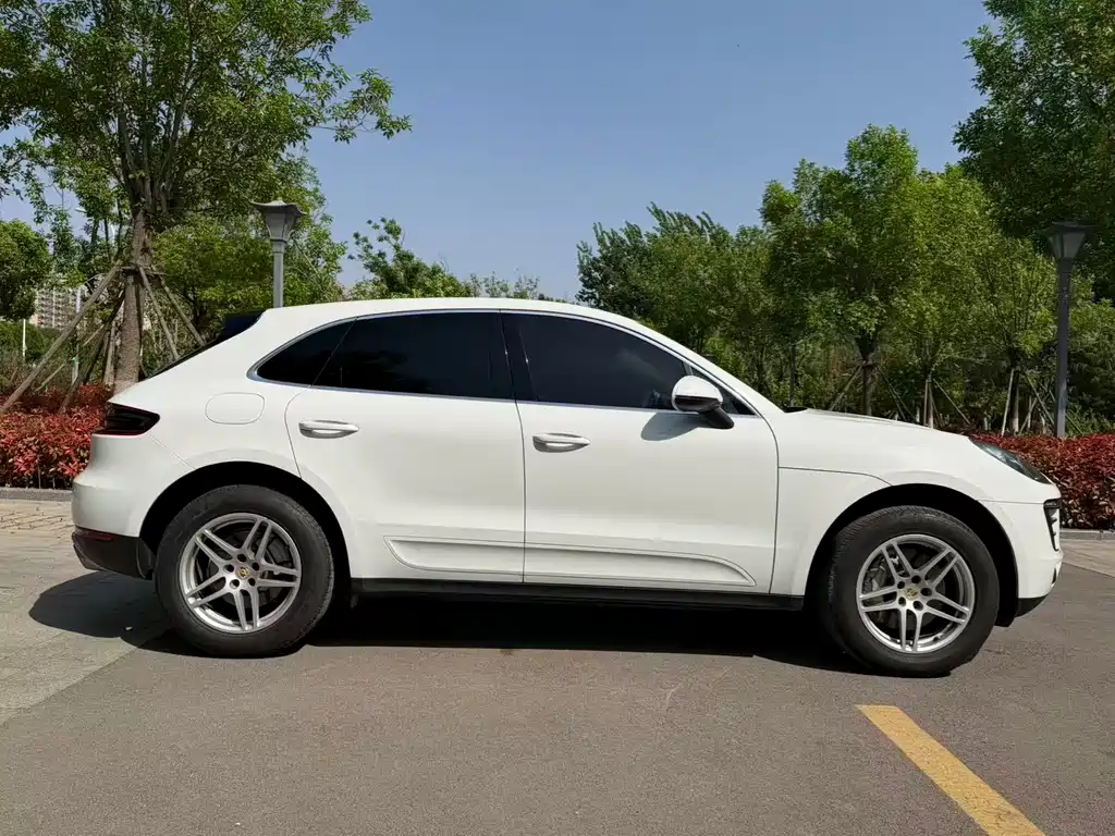 Porsche Macan 2017 — фото 4