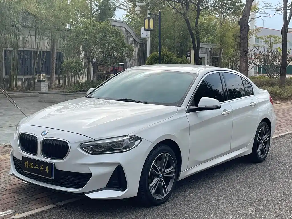 BMW 1 Series 2021 — фото 1