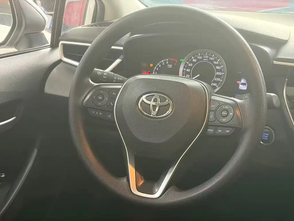 Toyota Corolla 2023 — фото 15