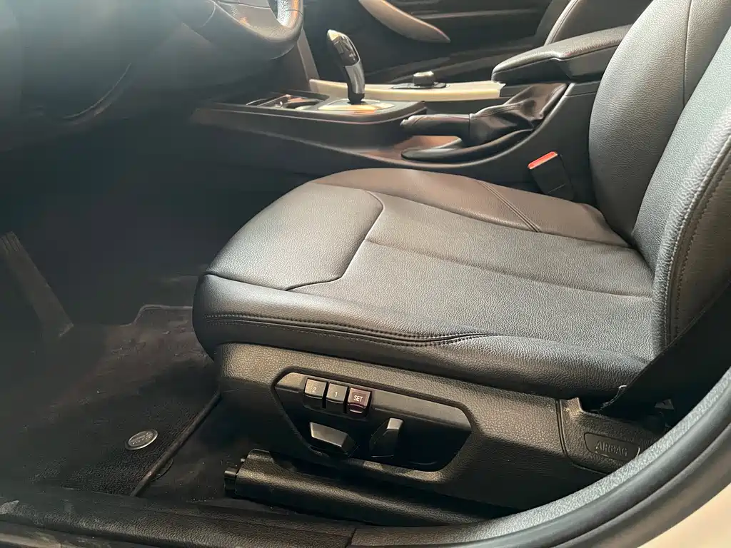 BMW 3 Series 2015 — фото 14