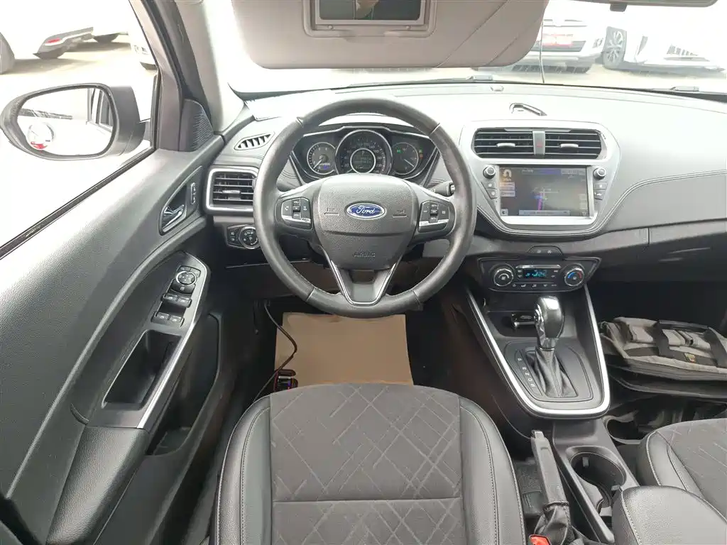 Ford Escort 2019 — фото 11