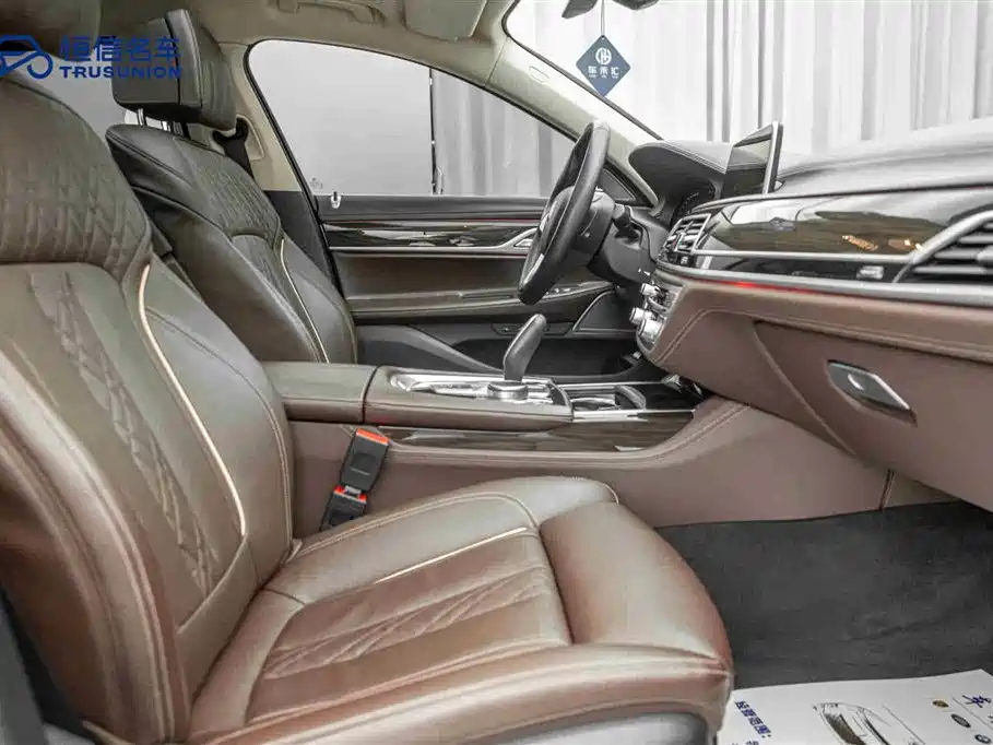 BMW 7 Series 2019 — фото 15
