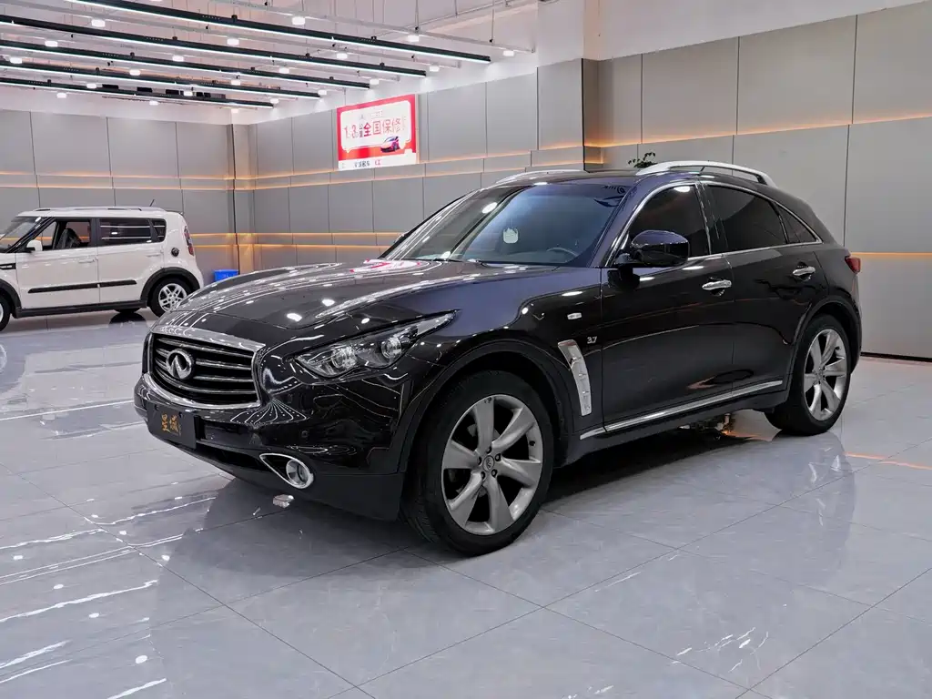 Infiniti QX70 2014 — фото 2