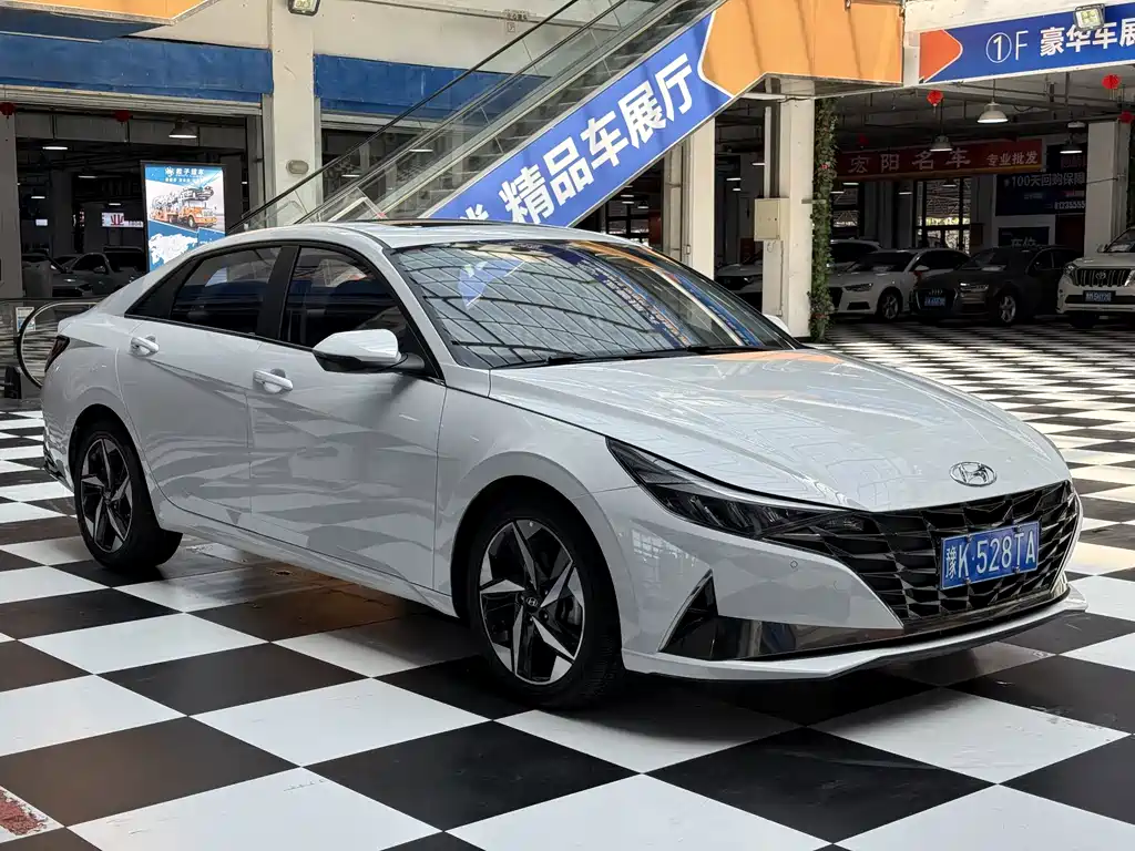 Hyundai Elantra 2023