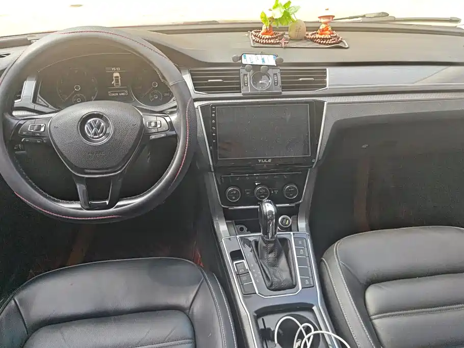 Volkswagen Passat 2016 — фото 12