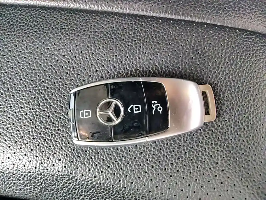 Mercedes-Benz E-Class 2020 — фото 9