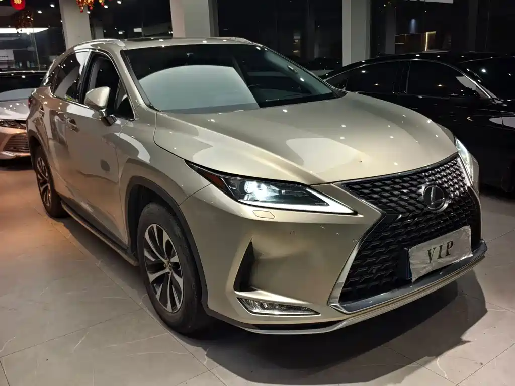 Lexus RX 2020 — фото 1