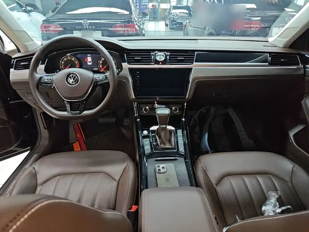 Volkswagen Phideon 2023 — фото 10