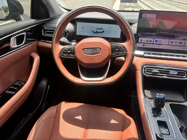 Geely Emgrand 2025