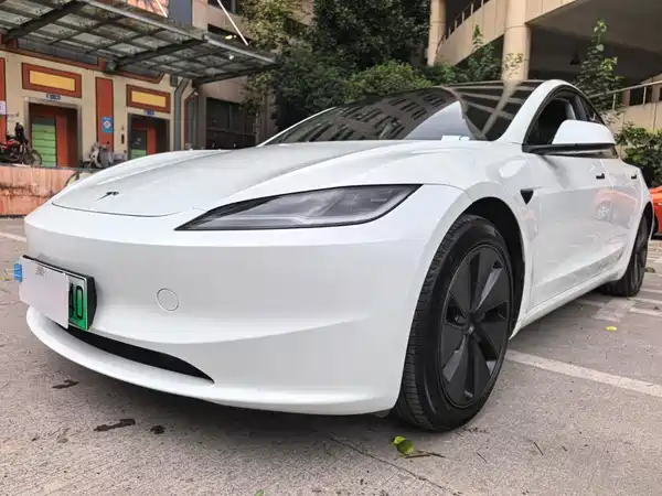 Tesla Model 3 2023