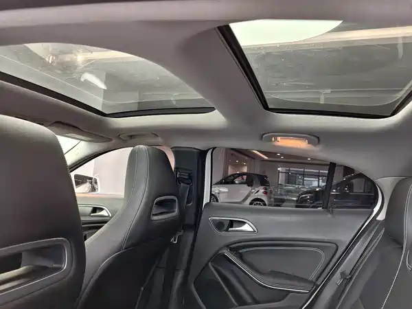 Mercedes-Benz GLA 2016