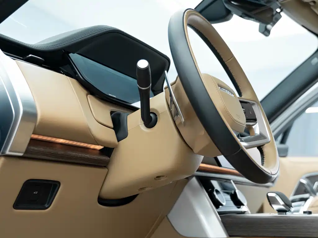 Land Rover Range Rover 2023 — фото 18