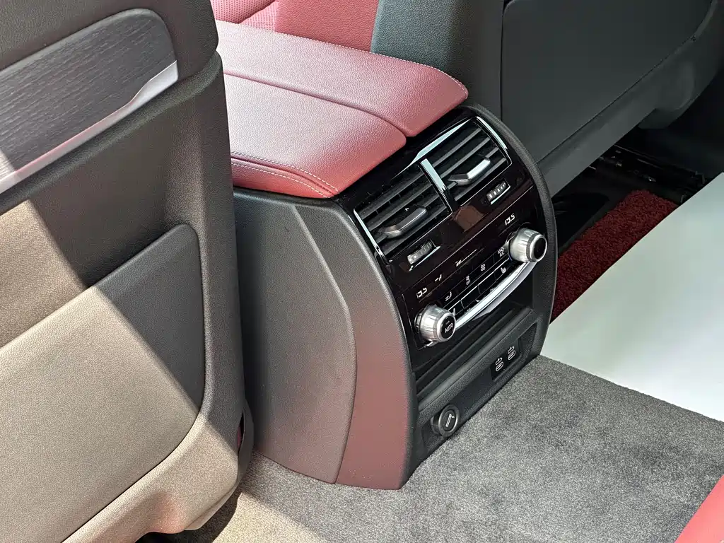 BMW 5 Series 2022 — фото 12