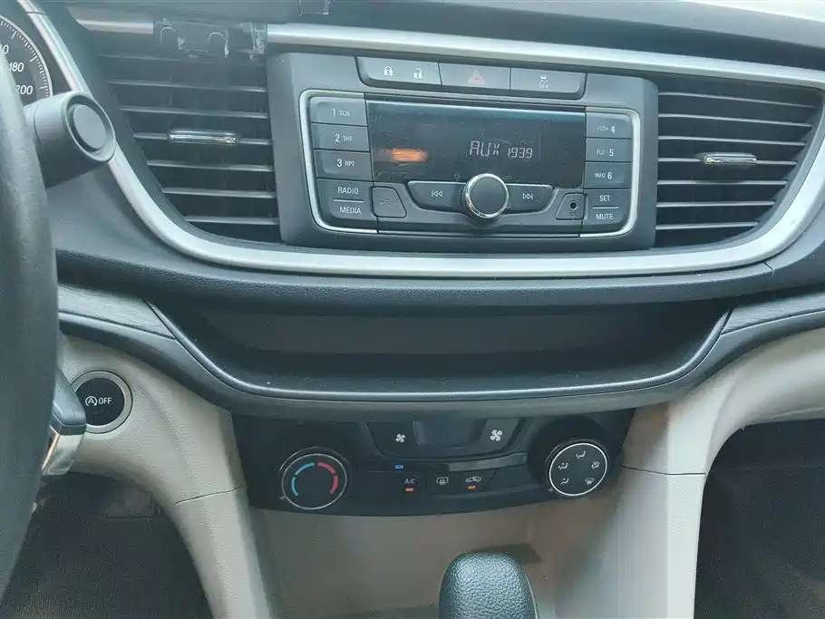 Buick Excelle 2017 — фото 13