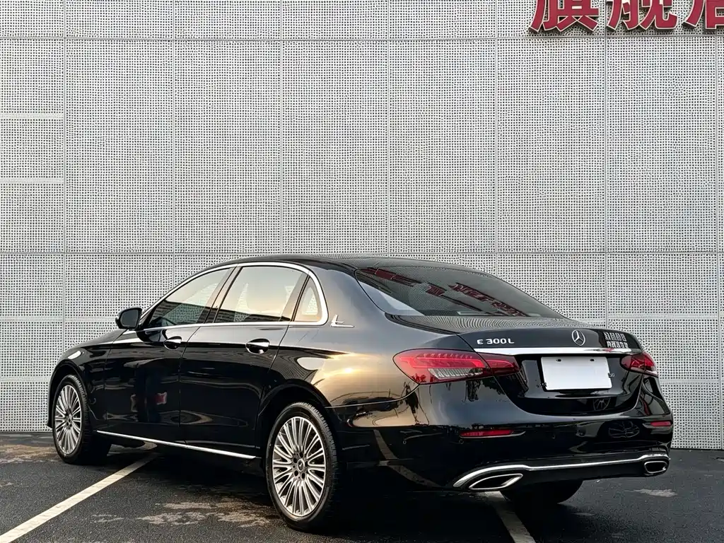 Mercedes-Benz E-Class 2023