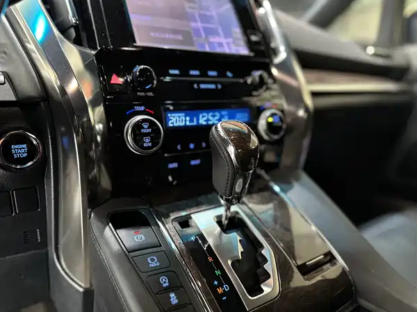 Toyota Alphard 2018