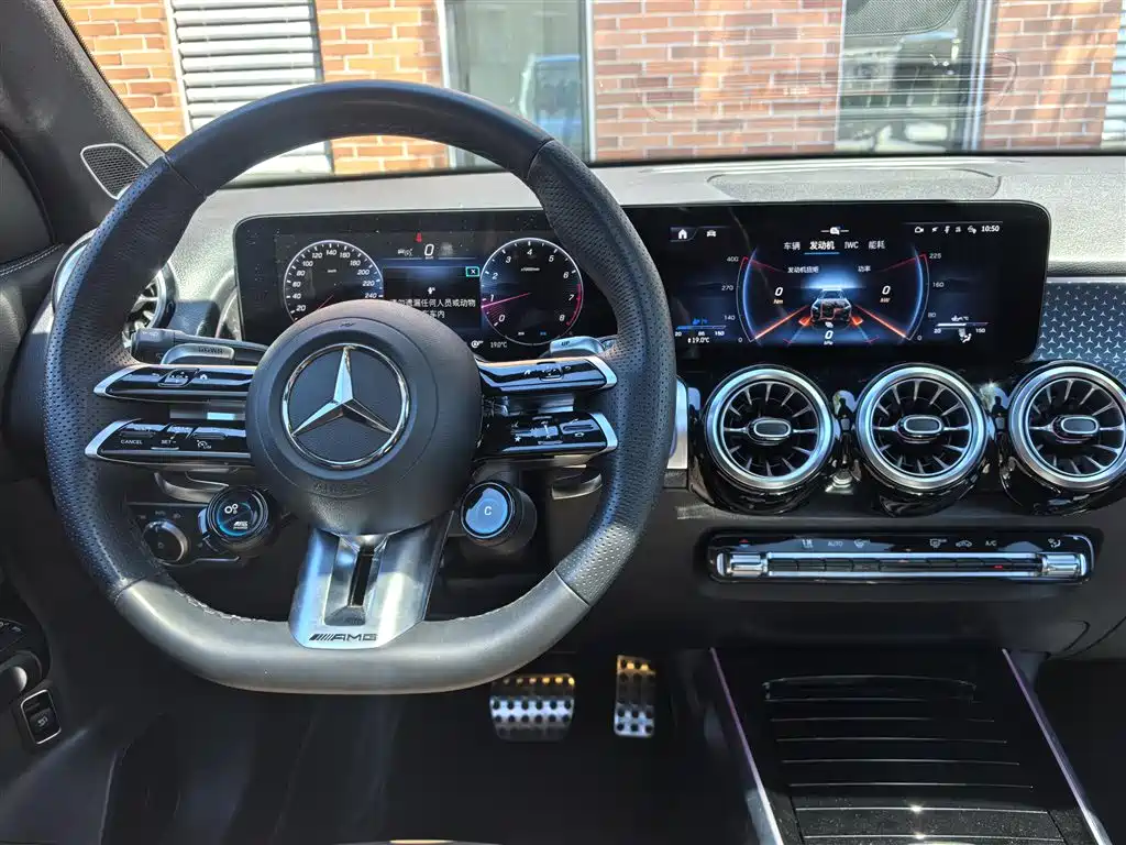 Mercedes-Benz GLB AMG 2025 — фото 20