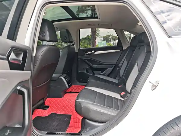 Volkswagen Sagitar 2020