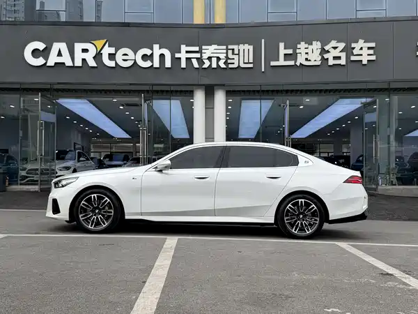BMW 5 Series 2025