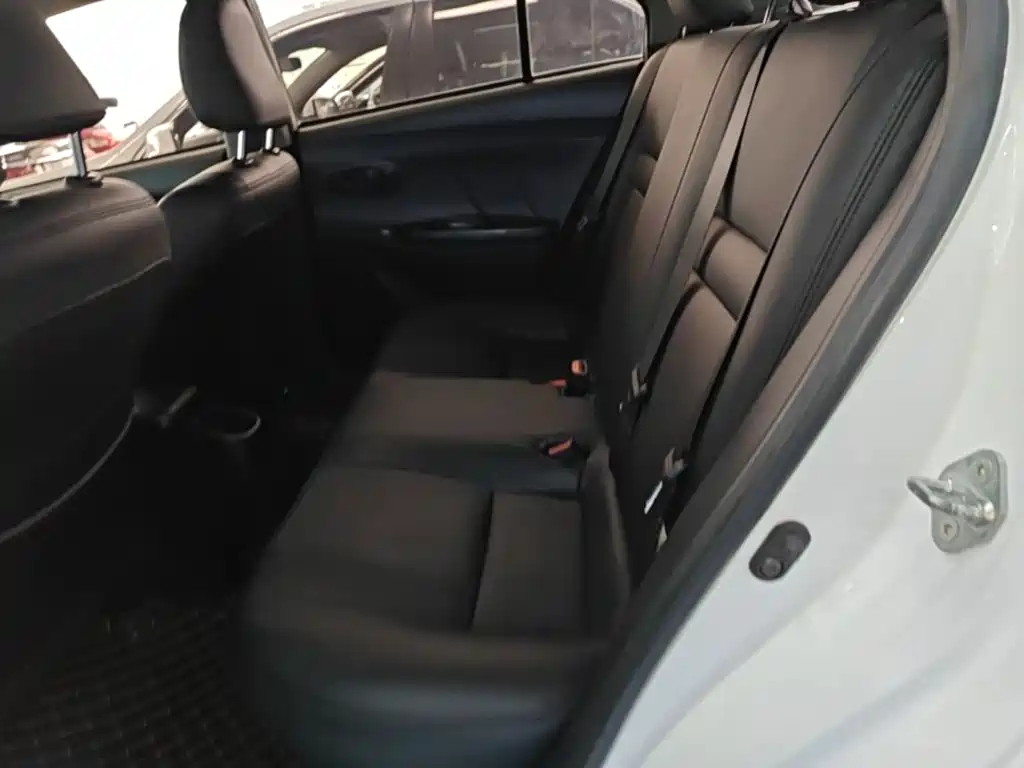 Toyota Yaris L 2018 — фото 17