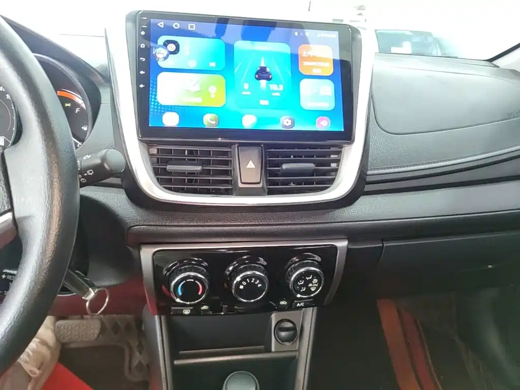 Toyota Yaris L 2023 — фото 13