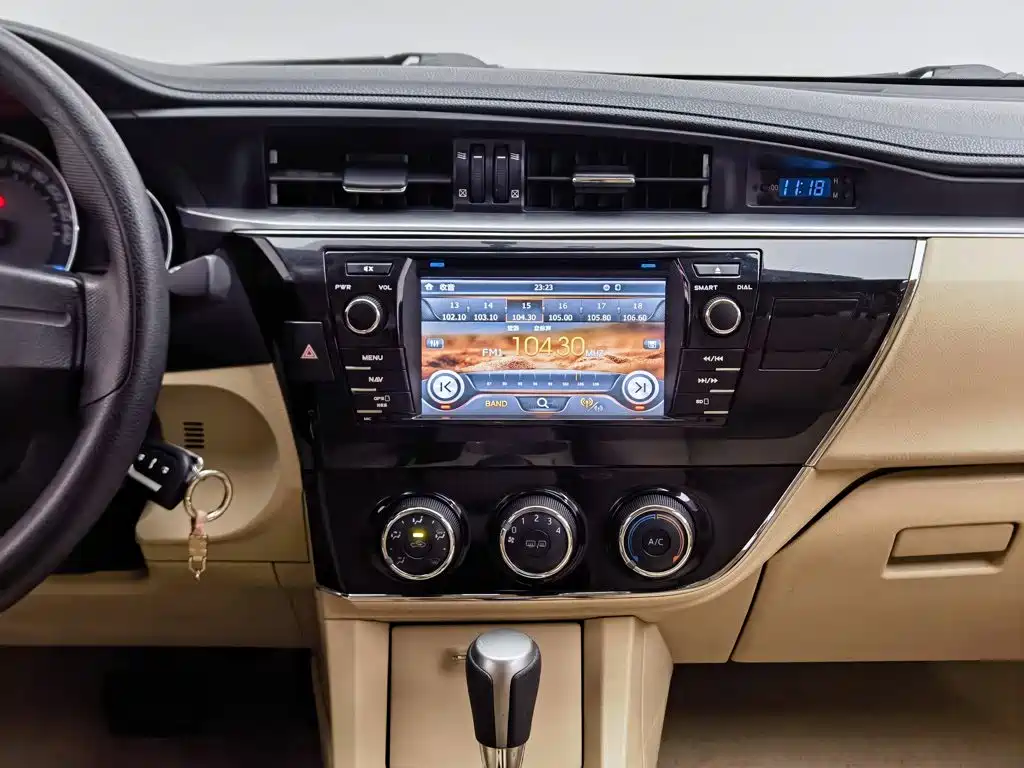 Toyota Corolla 2015 — фото 12