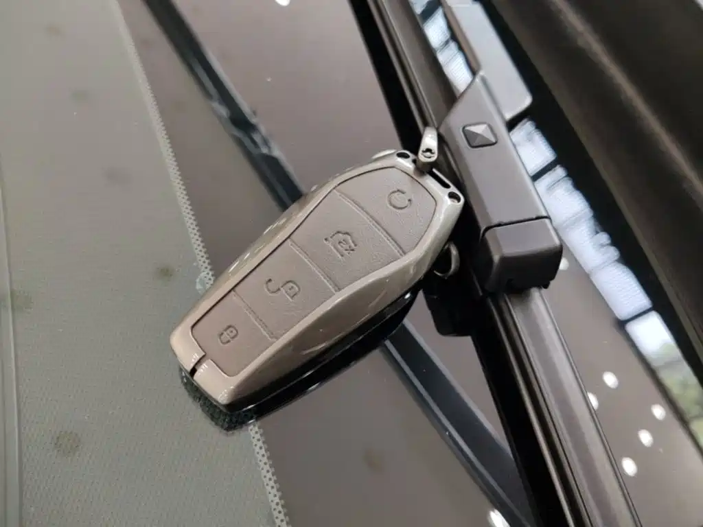 BYD Seal 07 DM-i 2025 — фото 9