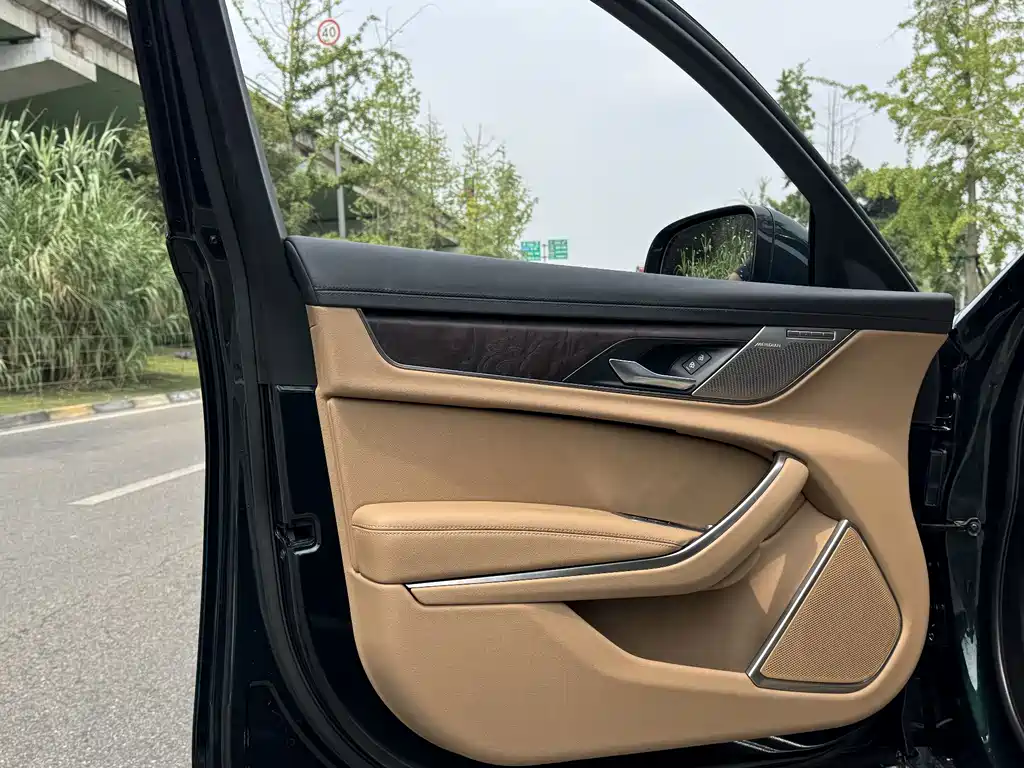 Jaguar XFL 2025 — фото 16