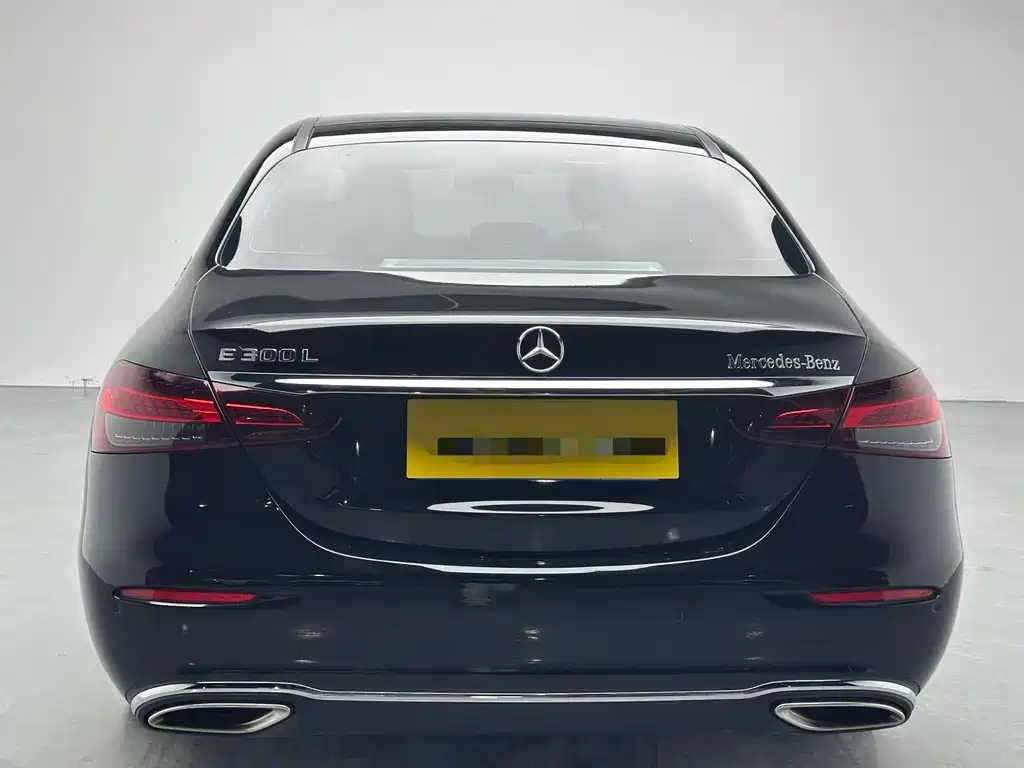 Mercedes-Benz E-Class 2023 — фото 8